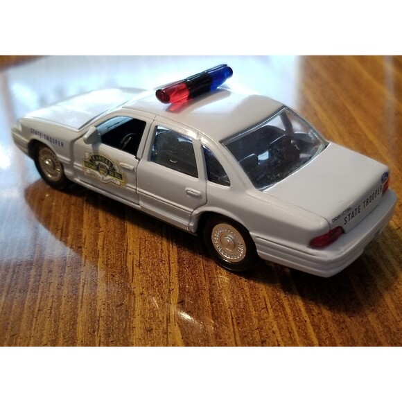 Kansas Highway Patrol Road Champs die cast police car 1:43 scale - Picture 2 of 11